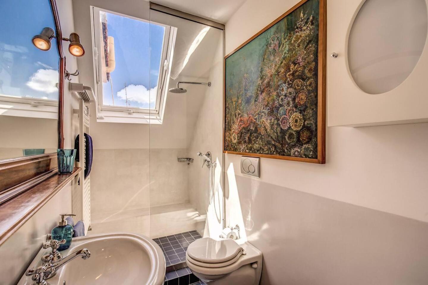 Attic With Terrace Overlooking St Peters Basilica โรม ภายนอก รูปภาพ