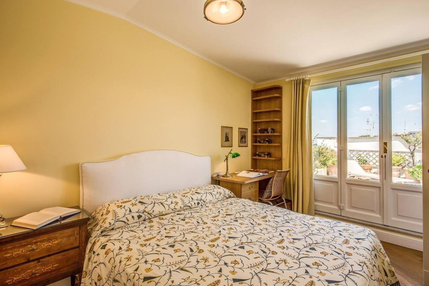 Attic With Terrace Overlooking St Peters Basilica โรม ภายนอก รูปภาพ